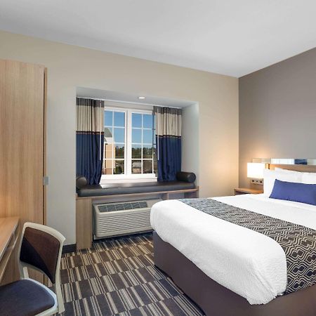 Microtel Inn Suites By Wyndham Саут Хил Екстериор снимка