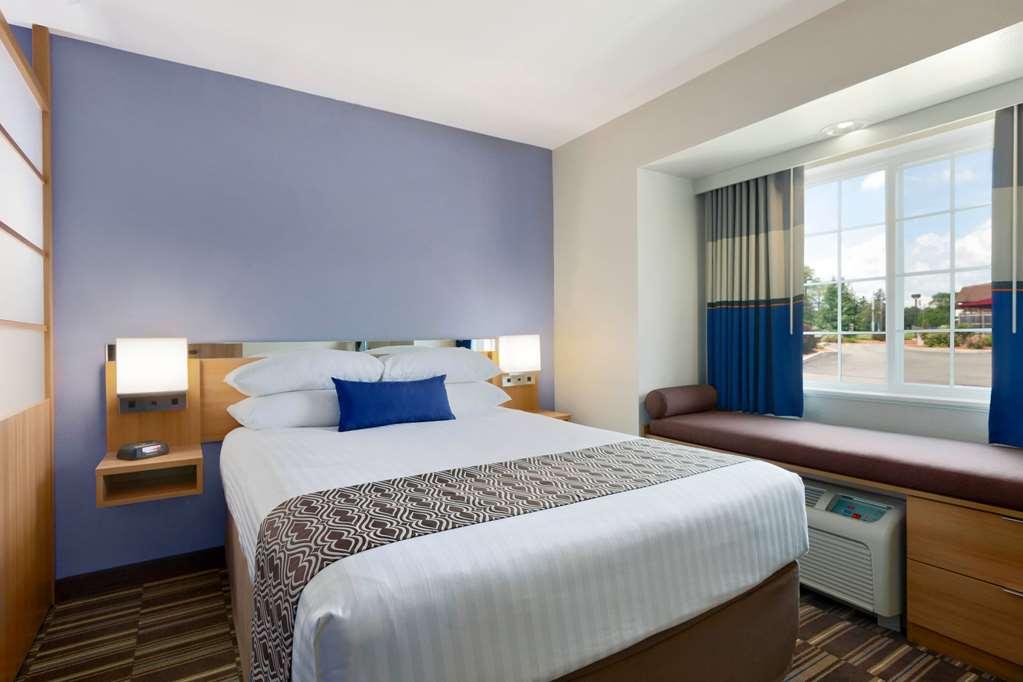 Microtel Inn Suites By Wyndham Саут Хил Стая снимка