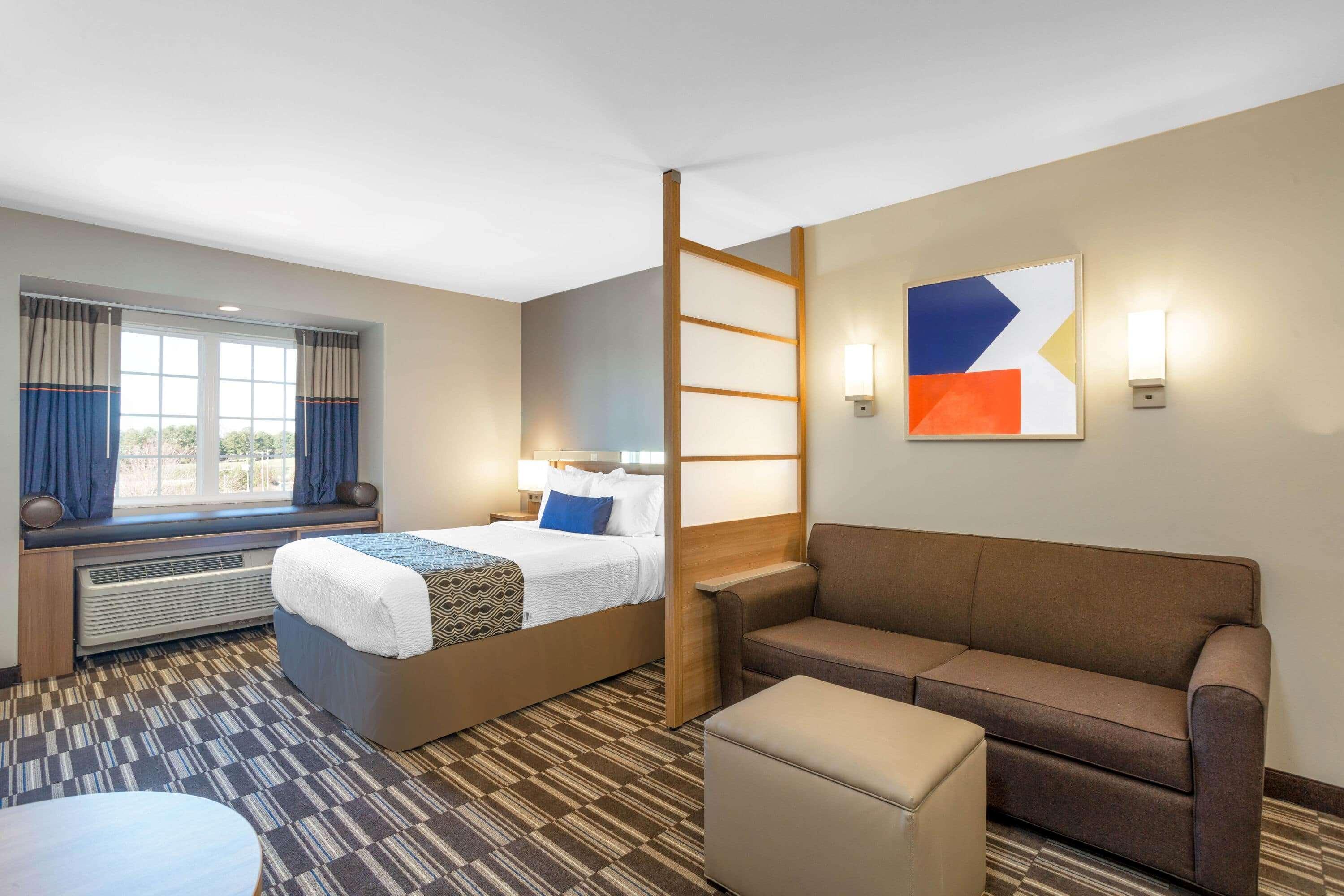 Microtel Inn Suites By Wyndham Саут Хил Екстериор снимка