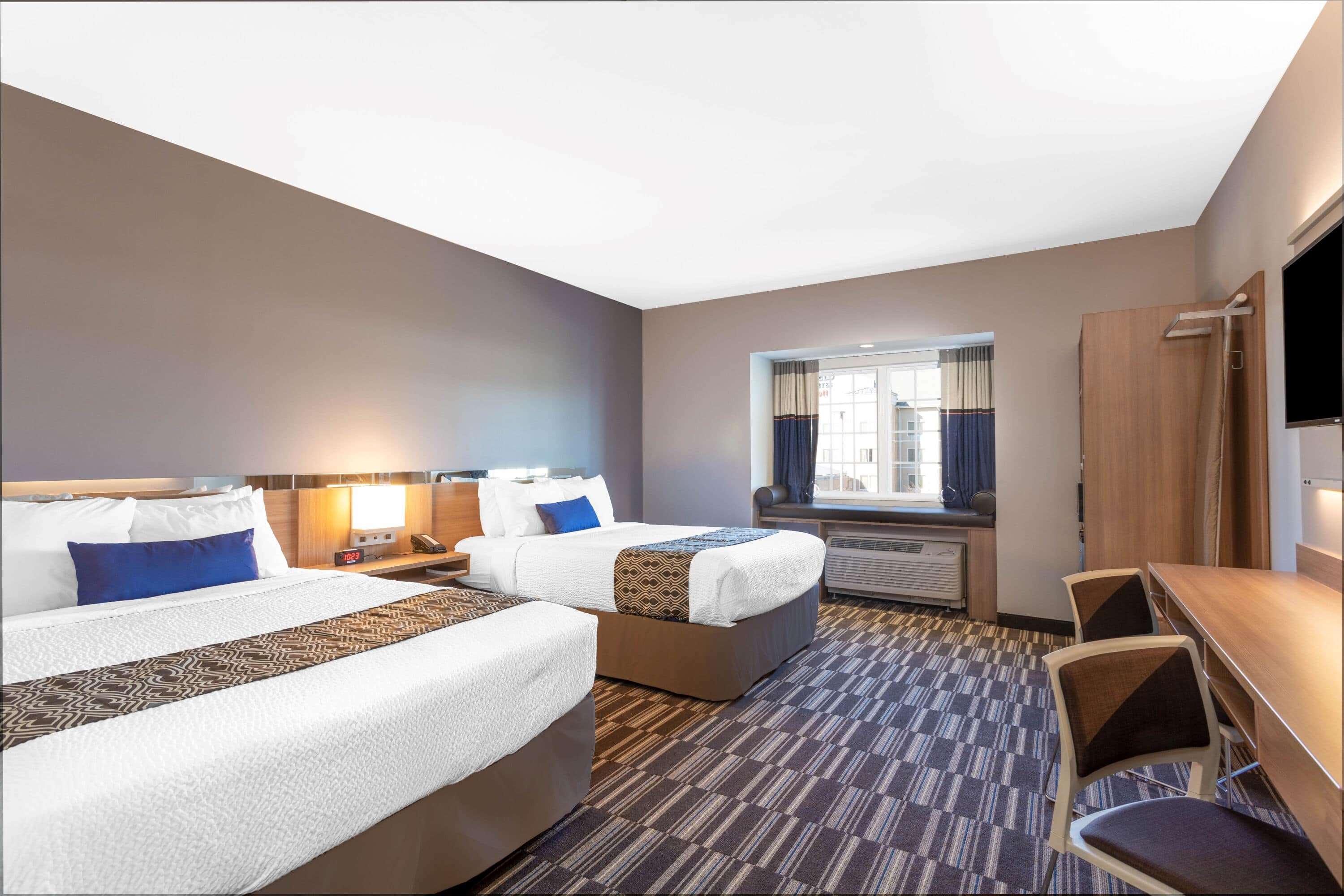 Microtel Inn Suites By Wyndham Саут Хил Екстериор снимка