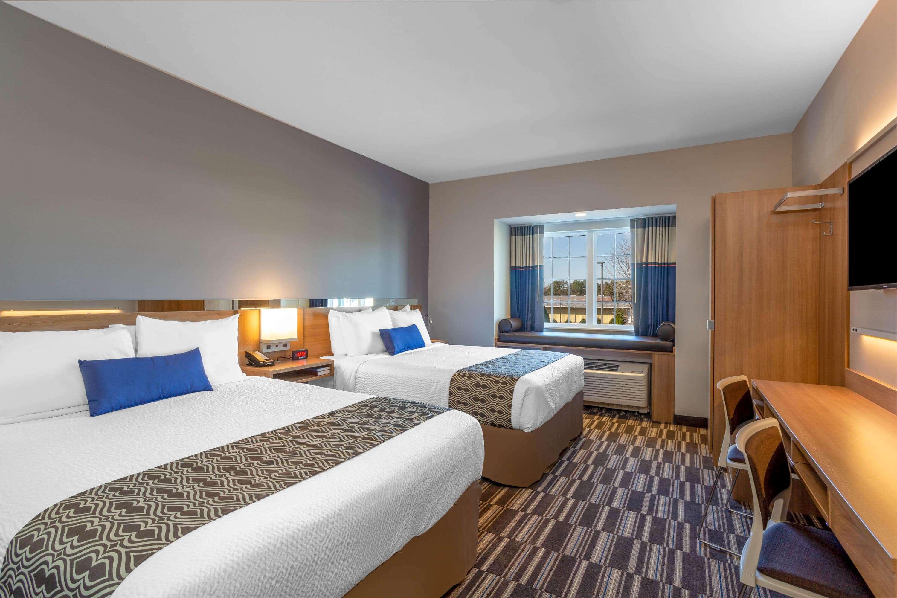 Microtel Inn Suites By Wyndham Саут Хил Екстериор снимка