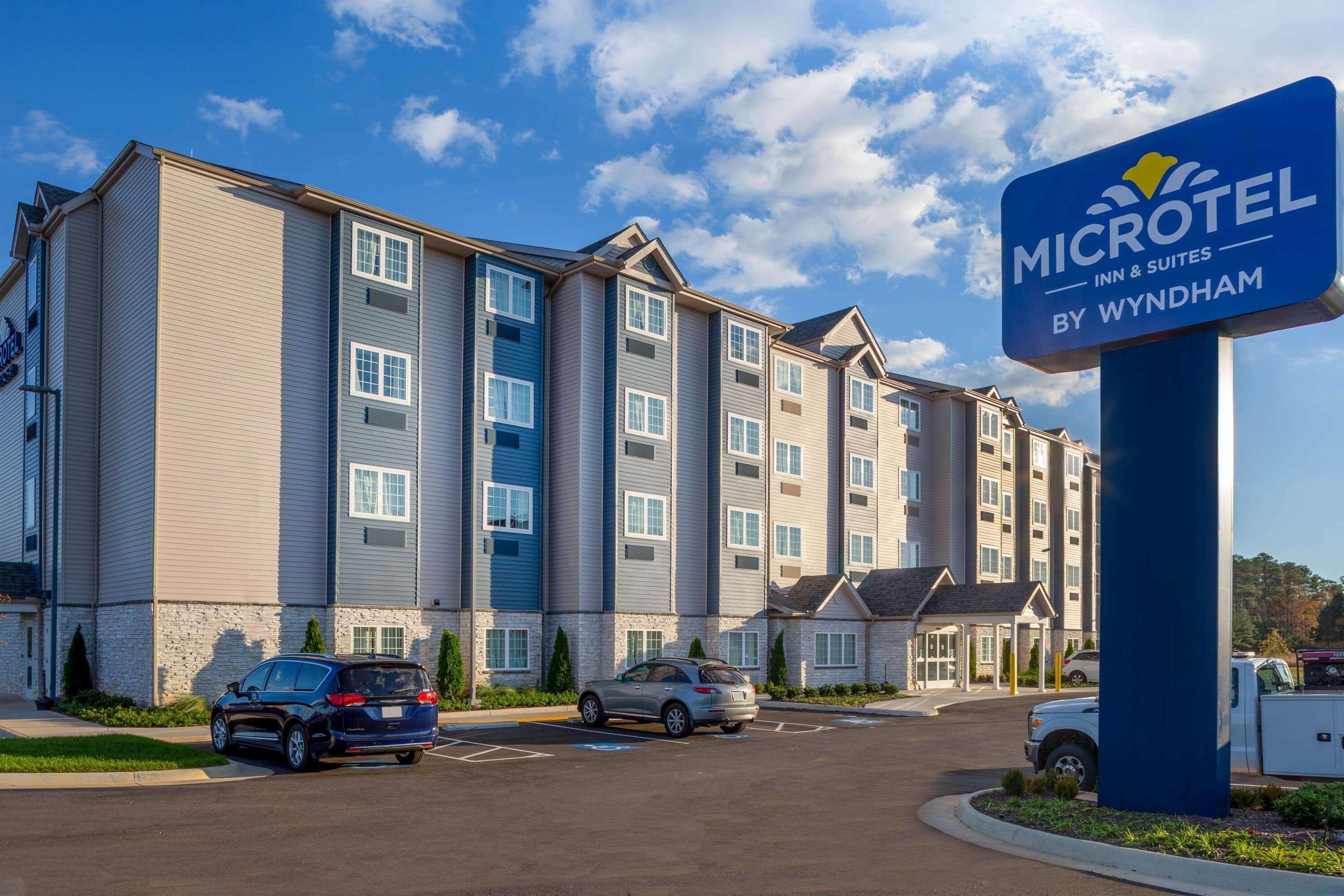 Microtel Inn Suites By Wyndham Саут Хил Екстериор снимка