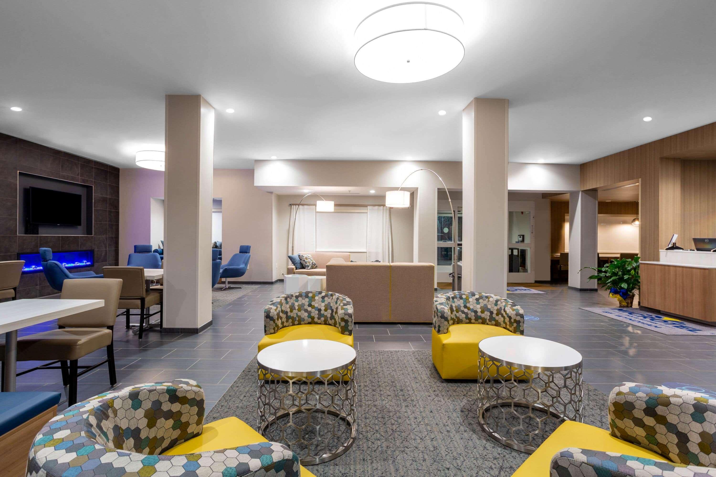 Microtel Inn Suites By Wyndham Саут Хил Екстериор снимка