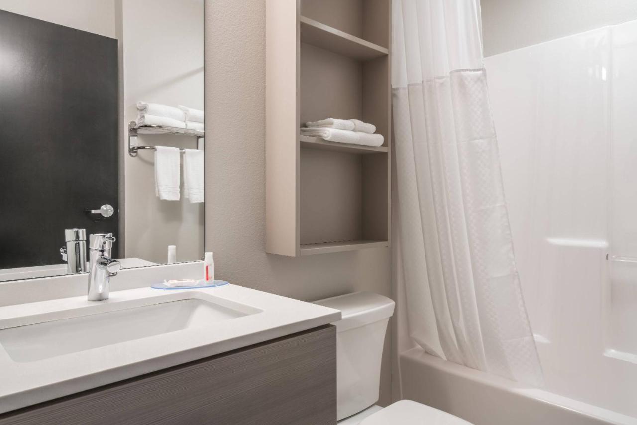 Microtel Inn Suites By Wyndham Саут Хил Екстериор снимка